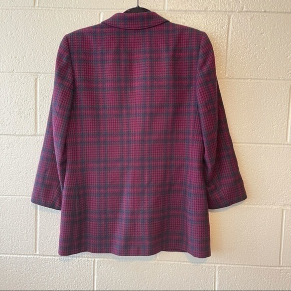 Vintage Pendleton 100% Virgin Wool Long Red Green Plaid Tartan Print Size 10 - Picture 13 of 13